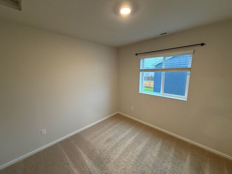 NE Salem, Beautiful Single Family Home 3 Bed + Bonus Room, 2.5 Bath, AVAILABLE NOW! property image