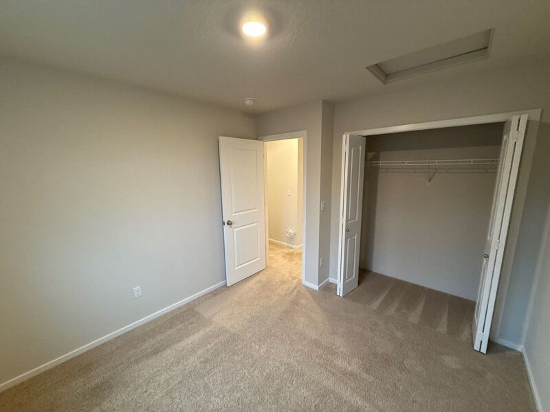 NE Salem, Beautiful Single Family Home 3 Bed + Bonus Room, 2.5 Bath, AVAILABLE NOW! property image