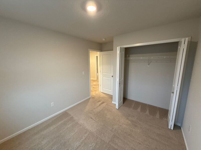 NE Salem, Beautiful Single Family Home 3 Bed + Bonus Room, 2.5 Bath, AVAILABLE NOW! property image