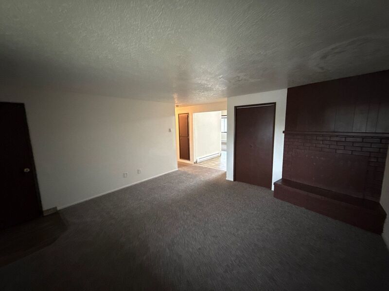 $1,545 First 3 Months, NE Salem 3 Bed, 1 Bath, 2nd Floor Apartment, Pet's are Welcome, AVAILABLE NOW! property image