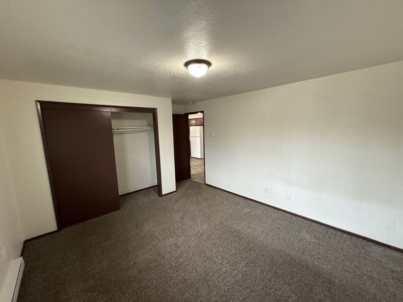 $1,545 First 3 Months, NE Salem 3 Bed, 1 Bath, 2nd Floor Apartment, Pet's are Welcome, AVAILABLE NOW! property image