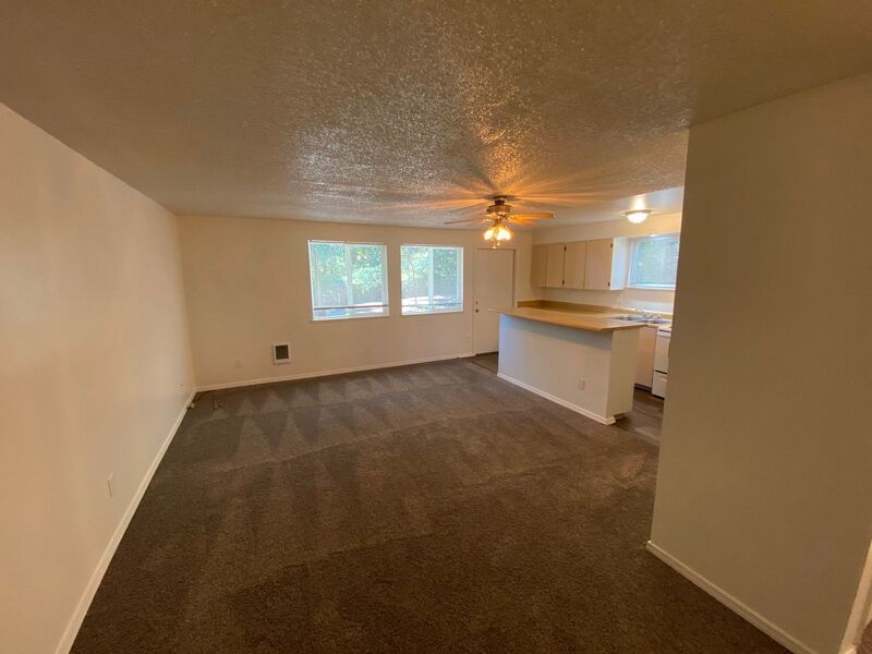S Salem 2 Bed 1 Bed 1 Floor Apartment, W/D Hookups. Pet Friendly, COMING SOON! property image