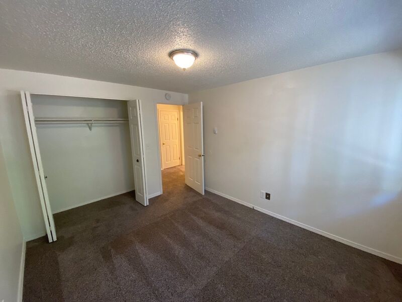 S Salem 2 Bed 1 Bed 1 Floor Apartment, W/D Hookups. Pet Friendly, COMING SOON! property image