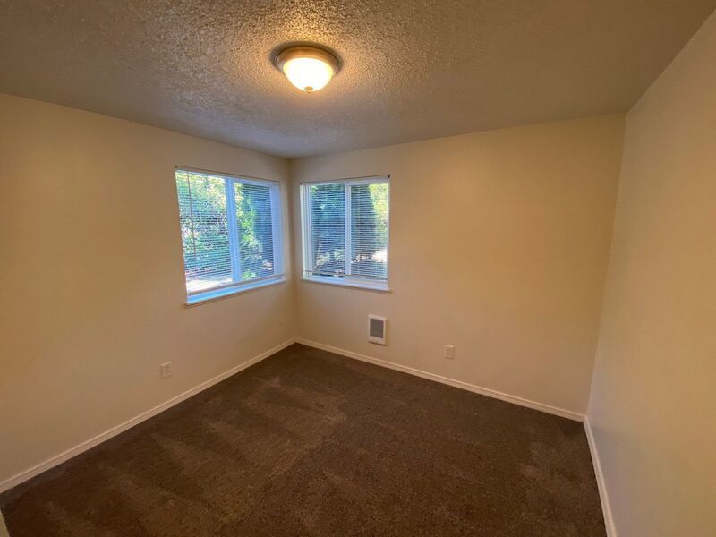 S Salem 2 Bed 1 Bed 1 Floor Apartment, W/D Hookups. Pet Friendly, COMING SOON! property image