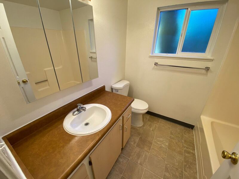 S Salem 2 Bed 1 Bed 1 Floor Apartment, W/D Hookups. Pet Friendly, COMING SOON! property image