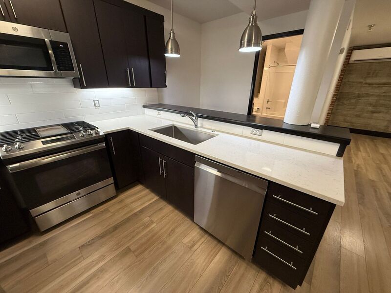 $1,345 First 3 Months, Downtown Salem, Studio 1 Bath, CONDO, w/Washer & Dryer in Unit, CALL TO SCHEDULE A VIEWING, COMING SOON! property image