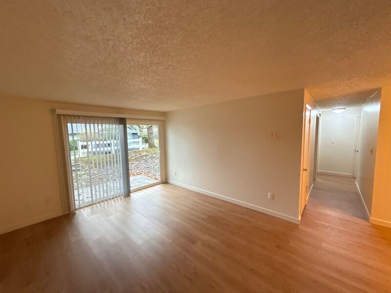 $1,195 First 3 Months, NW Salem, 2 Bed, 1 Bath, Spacious 1st Floor Apartment, Pets are Welcome, AVAILABLE NOW! property image
