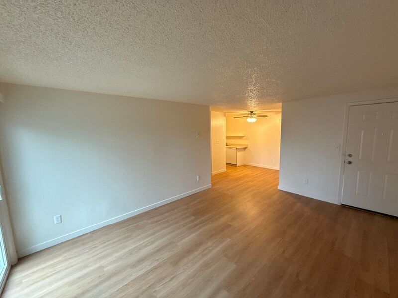 $1,195 First 3 Months, NW Salem, 2 Bed, 1 Bath, Spacious 1st Floor Apartment, Pets are Welcome, AVAILABLE NOW! property image