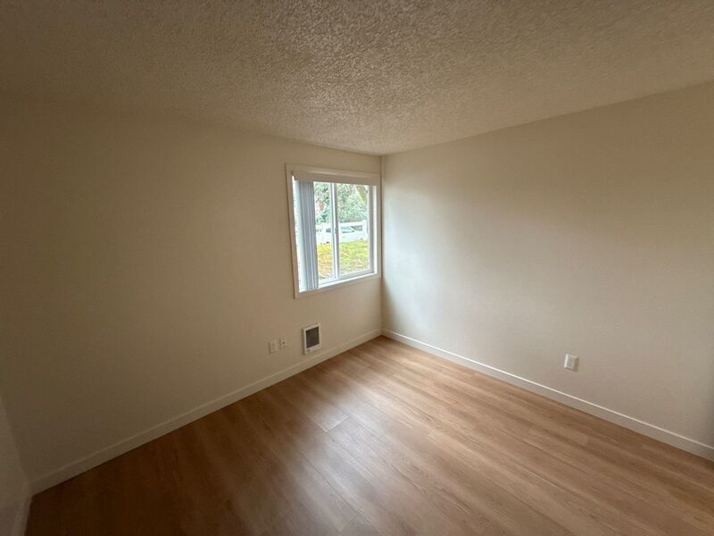 $1,195 First 3 Months, NW Salem, 2 Bed, 1 Bath, Spacious 1st Floor Apartment, Pets are Welcome, AVAILABLE NOW! property image