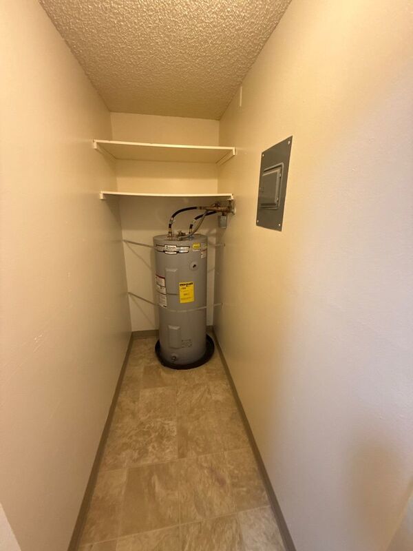 $1,195 First 3 Months, NW Salem, 2 Bed, 1 Bath, Spacious 1st Floor Apartment, Pets are Welcome, AVAILABLE NOW! property image