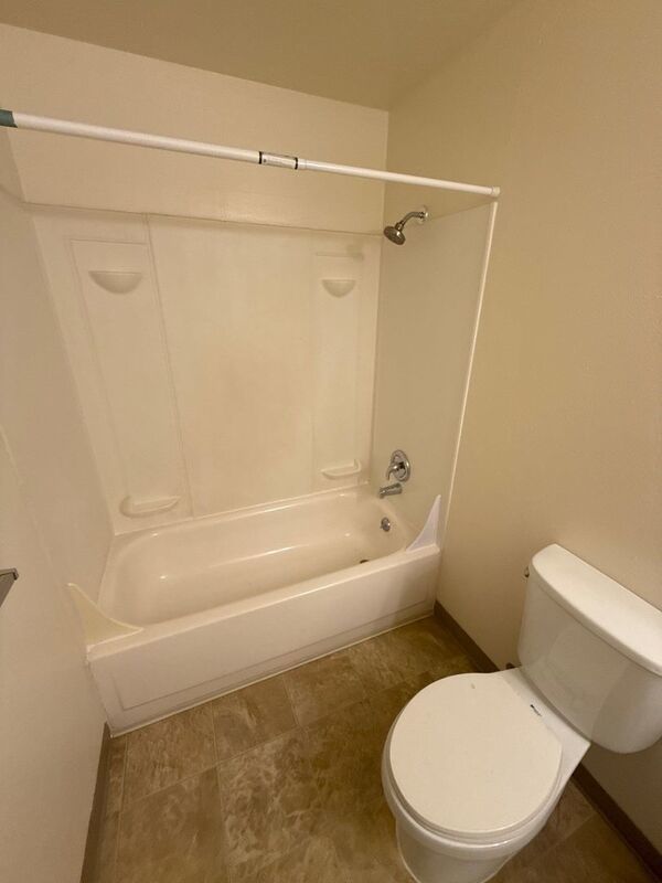 $1,195 First 3 Months, NW Salem, 2 Bed, 1 Bath, Spacious 1st Floor Apartment, Pets are Welcome, AVAILABLE NOW! property image