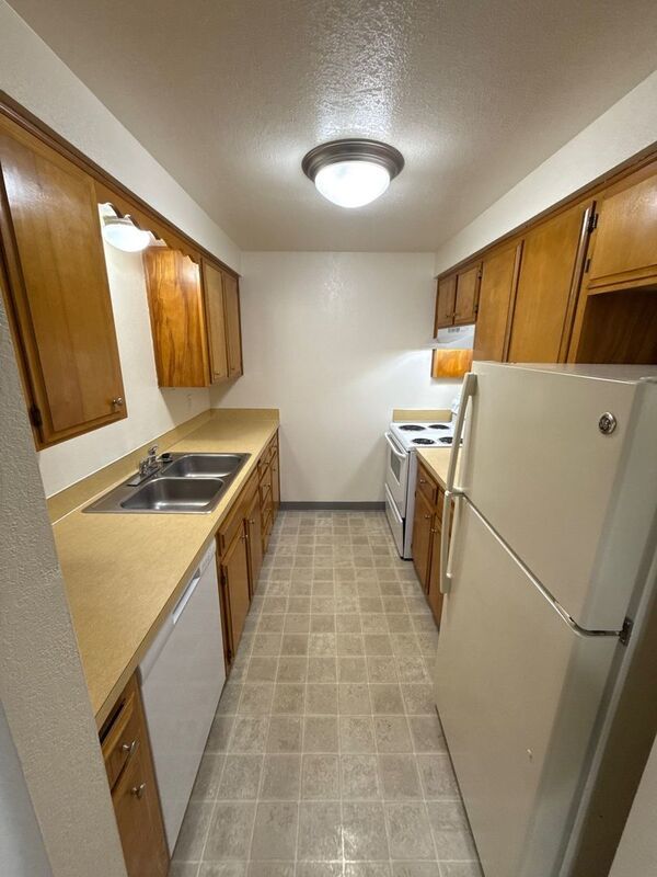 $1,125 First 3 Months, NW Salem 1 Bed, 1 Bath, 1st Floor Apartment, W/S/G Paid, AVAILABLE NOW! property image
