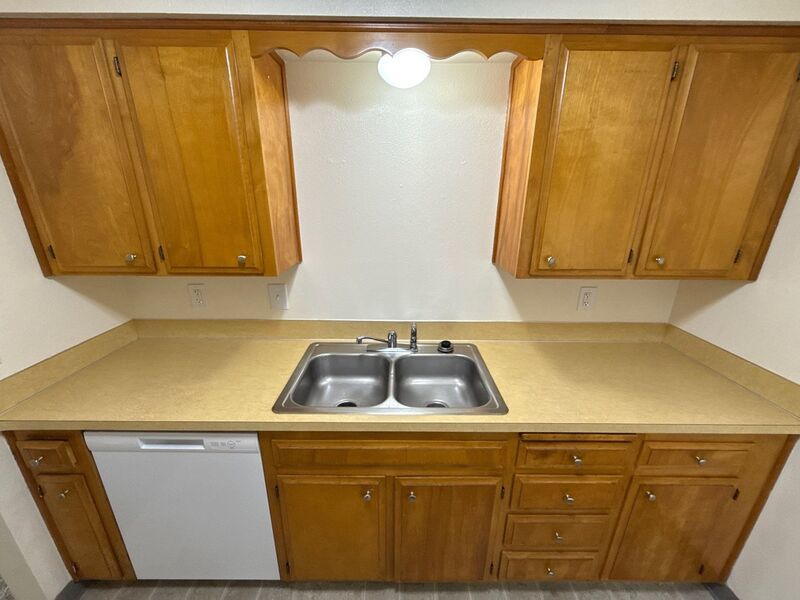 $1,125 First 3 Months, NW Salem 1 Bed, 1 Bath, 1st Floor Apartment, W/S/G Paid, AVAILABLE NOW! property image