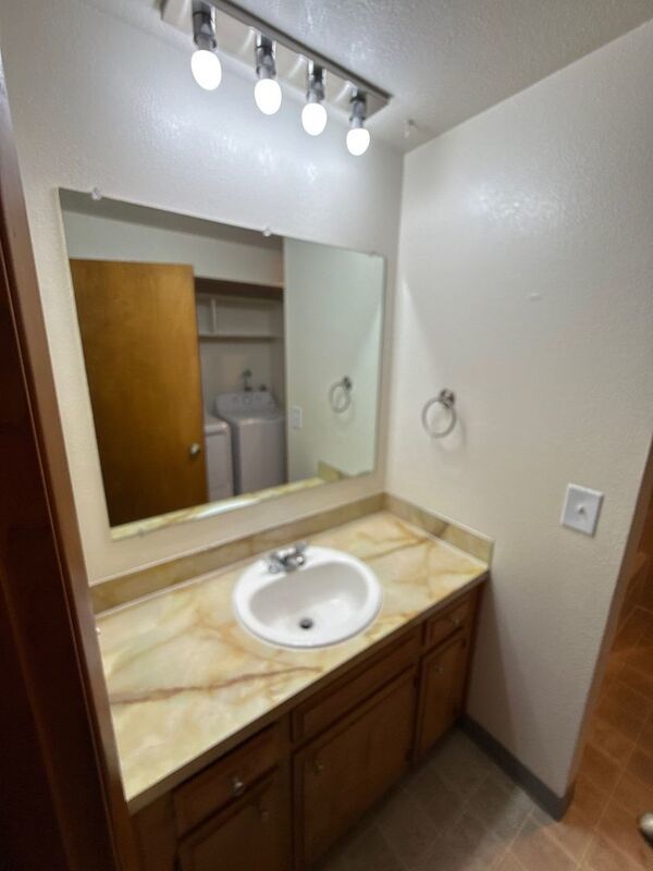 $1,125 First 3 Months, NW Salem 1 Bed, 1 Bath, 1st Floor Apartment, W/S/G Paid, AVAILABLE NOW! property image