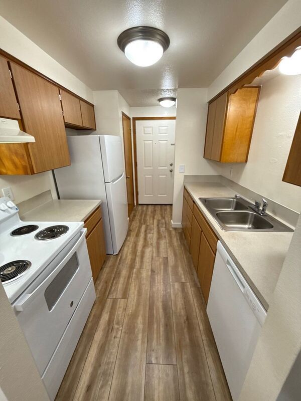 $1,195 First 3 Months, NW Salem 1 Bed, 1 Bath, Cottage, W/S/G Paid, W/D In Unit, AVAILABLE NOW! property image