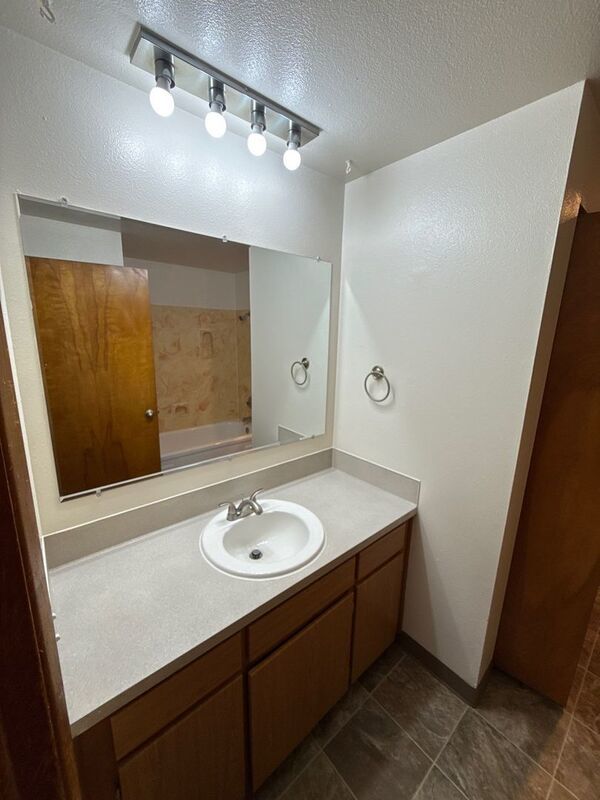 $1,195 First 3 Months, NW Salem 1 Bed, 1 Bath, Cottage, W/S/G Paid, W/D In Unit, AVAILABLE NOW! property image