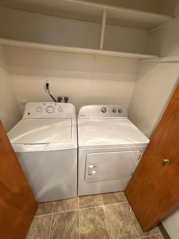 $1,195 First 3 Months, NW Salem 1 Bed, 1 Bath, Cottage, W/S/G Paid, W/D In Unit, AVAILABLE NOW! property image