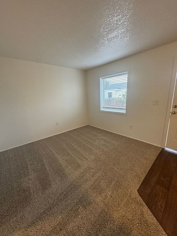 $945 First 3 Months, SE Salem, 2 Bed 1 Bath, Apartment Complex, AVAILABLE NOW! property image