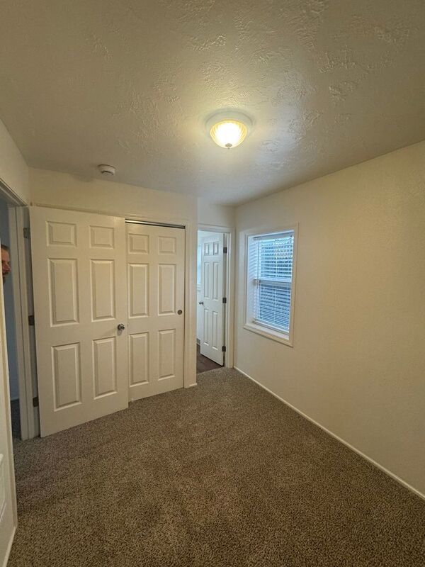 $945 First 3 Months, SE Salem, 2 Bed 1 Bath, Apartment Complex, AVAILABLE NOW! property image