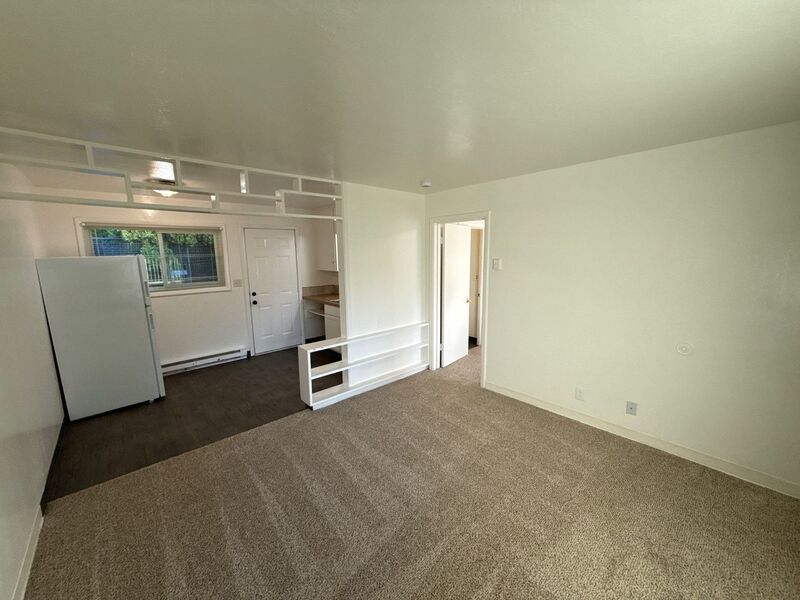 $895 First 3 Months, SE Salem 1 Bed, 1 Bath, Apartment, Laundry On Site, Pet Friendly, AVAILABLE NOW! property image