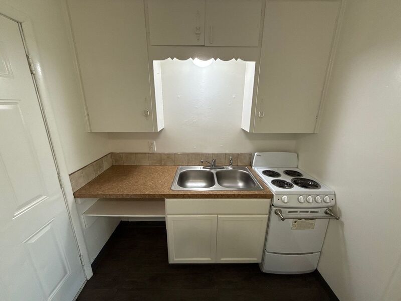 $895 First 3 Months, SE Salem 1 Bed, 1 Bath, Apartment, Laundry On Site, Pet Friendly, AVAILABLE NOW! property image