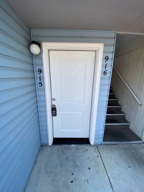 NE Silverton 2 Bed 1 Bath 1st Floor Apartment, Washer & Dryer Hookups, W/S/G Paid, COMING SOON! property image