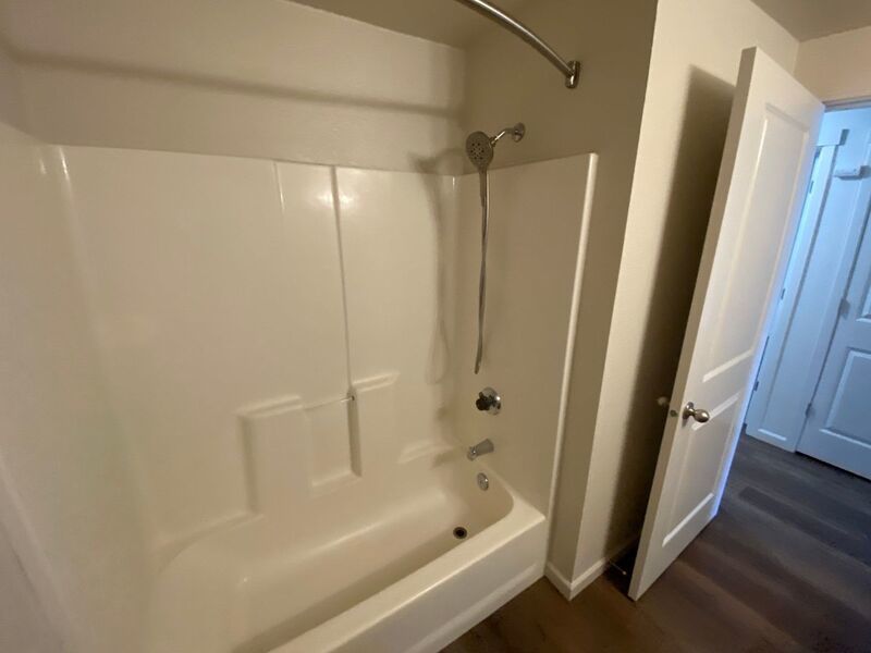 NE Silverton 2 Bed 1 Bath 1st Floor Apartment, Washer & Dryer Hookups, W/S/G Paid, COMING SOON! property image