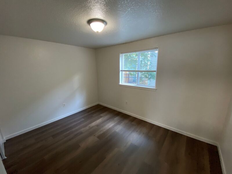 NE Silverton 2 Bed 1 Bath 1st Floor Apartment, Washer & Dryer Hookups, W/S/G Paid, COMING SOON! property image