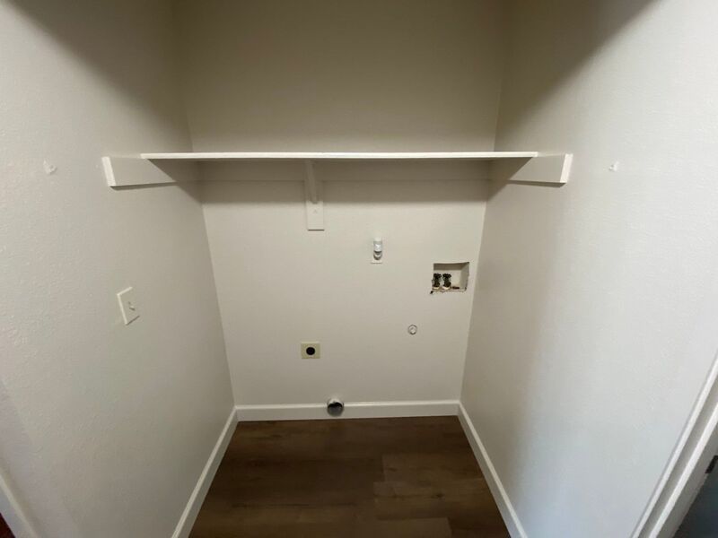 NE Silverton 2 Bed 1 Bath 1st Floor Apartment, Washer & Dryer Hookups, W/S/G Paid, COMING SOON! property image