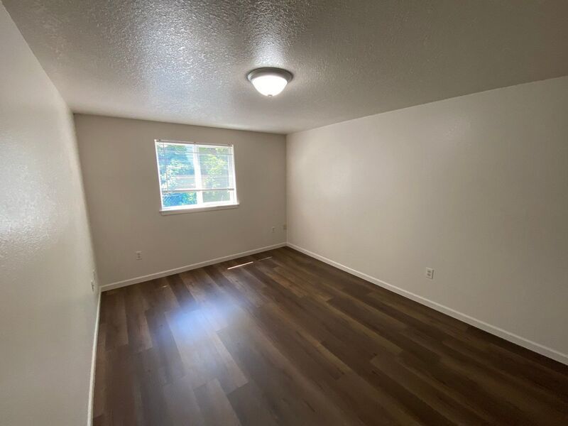 NE Silverton 2 Bed 1 Bath 1st Floor Apartment, Washer & Dryer Hookups, W/S/G Paid, COMING SOON! property image