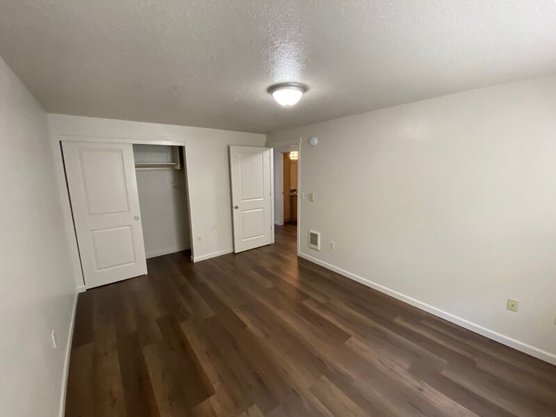 NE Silverton 2 Bed 1 Bath 1st Floor Apartment, Washer & Dryer Hookups, W/S/G Paid, COMING SOON! property image