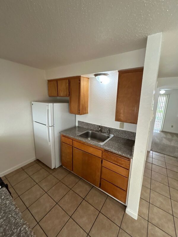 SW Albany, 1 Bed, 1 Bath, Spacious 1st Floor Apartment, Flat Fee for W/S/G, AVAILABLE NOW! property image