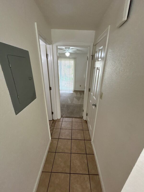 SW Albany, 1 Bed, 1 Bath, Spacious 1st Floor Apartment, Flat Fee for W/S/G, AVAILABLE NOW! property image