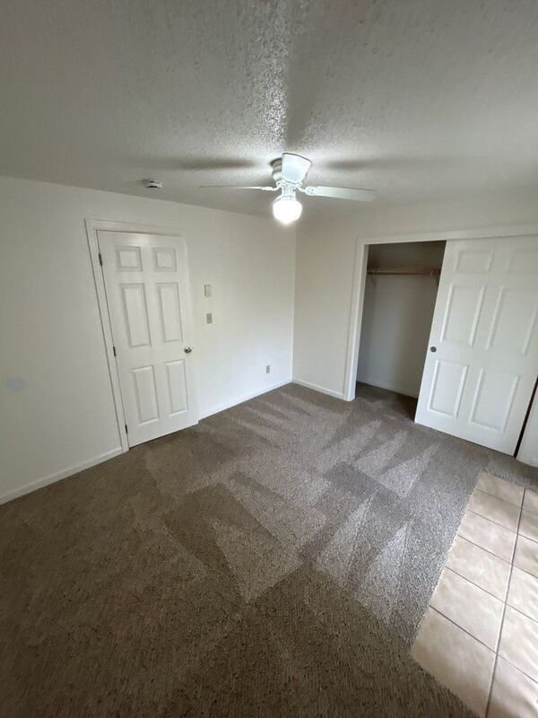 SW Albany, 1 Bed, 1 Bath, Spacious 1st Floor Apartment, Flat Fee for W/S/G, AVAILABLE NOW! property image