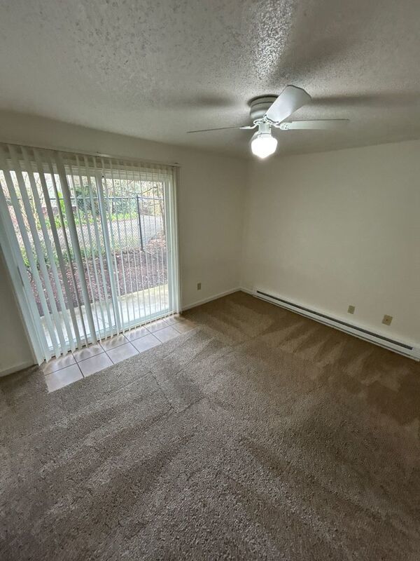 SW Albany, 1 Bed, 1 Bath, Spacious 1st Floor Apartment, Flat Fee for W/S/G, AVAILABLE NOW! property image