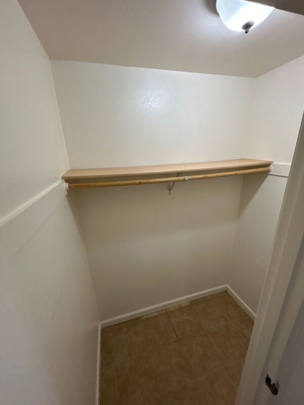 SW Albany, 1 Bed, 1 Bath, Spacious 1st Floor Apartment, Flat Fee for W/S/G, AVAILABLE NOW! property image