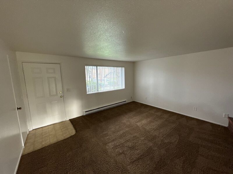$1095 First 3 Months, Spacious, NE Salem, 2 Bed, 1 Bath, 1st Floor Apartment, AVAILABLE NOW! property image