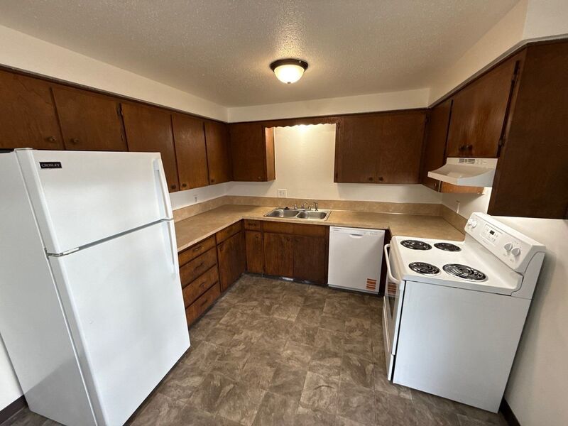 $1095 First 3 Months, Spacious, NE Salem, 2 Bed, 1 Bath, 1st Floor Apartment, AVAILABLE NOW! property image