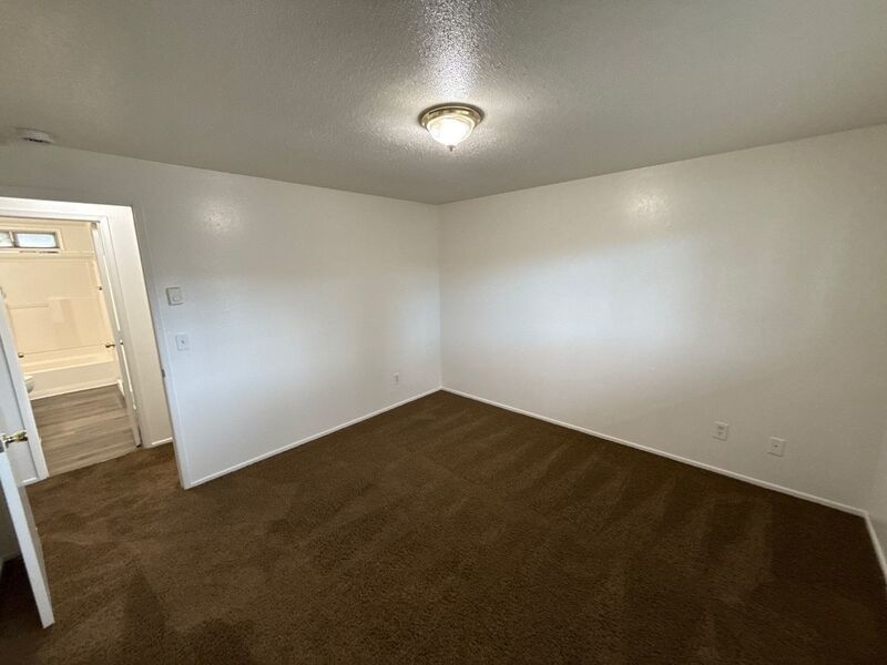$1095 First 3 Months, Spacious, NE Salem, 2 Bed, 1 Bath, 1st Floor Apartment, AVAILABLE NOW! property image