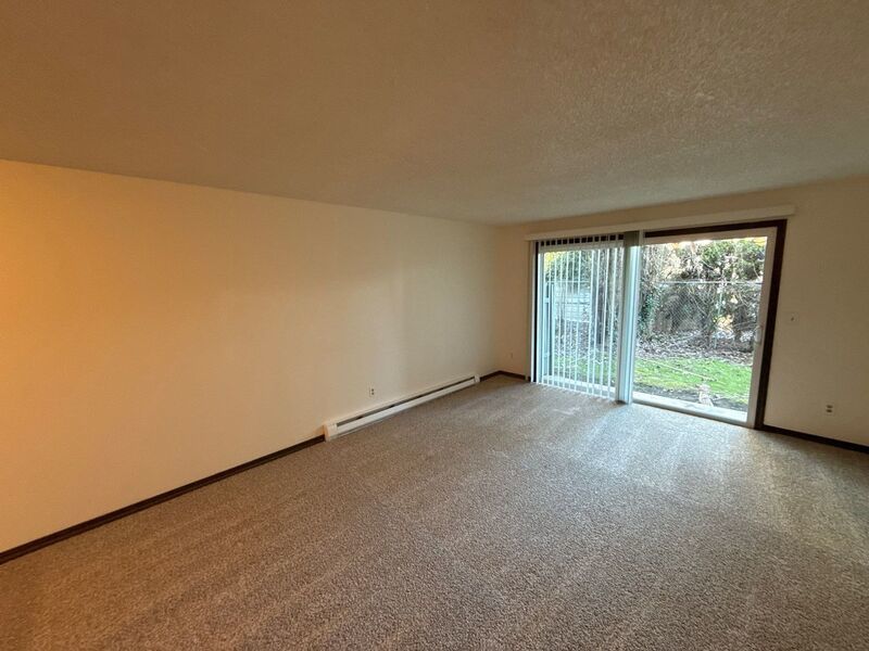 $1,095 First 3 Months, SE Salem 2 Bed 1 Bath, 1st Floor Apartment, Pet's are Welcome, AVAILABLE NOW! property image