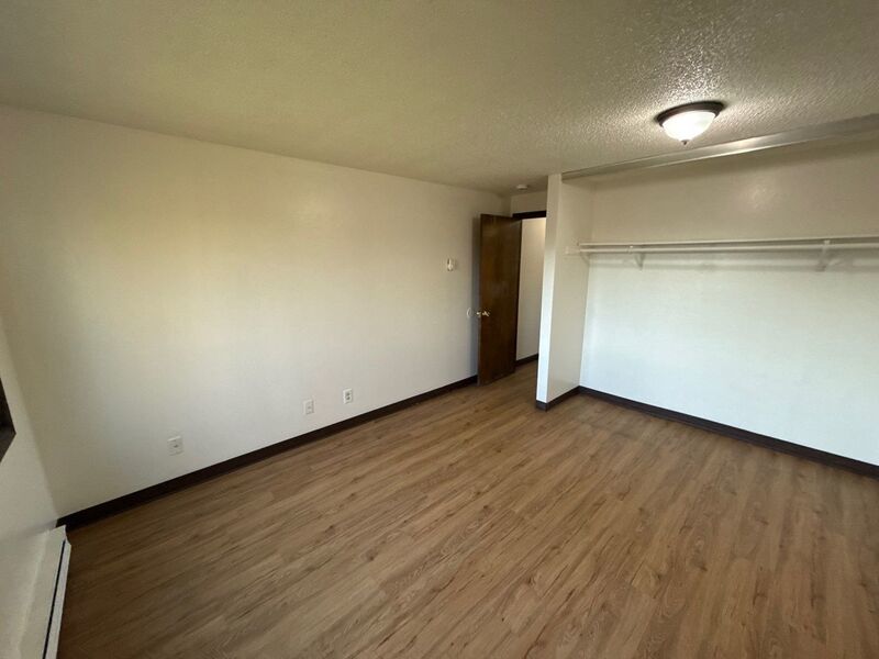 $1095 First 3 Months, SE Salem 2 Bed 1 Bath, 2nd Floor Apartment, Pet's are Welcome, AVAILABLE NOW! property image