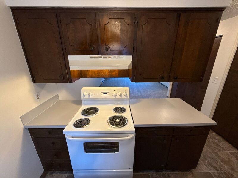 $1,095 First 3 Months, SE Salem 2 Bed 1 Bath, 1st Floor Apartment, Pet's are Welcome, AVAILABLE NOW! property image