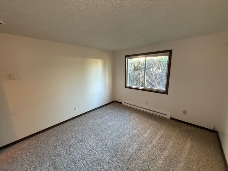 $1,095 First 3 Months, SE Salem 2 Bed 1 Bath, 1st Floor Apartment, Pet's are Welcome, AVAILABLE NOW! property image