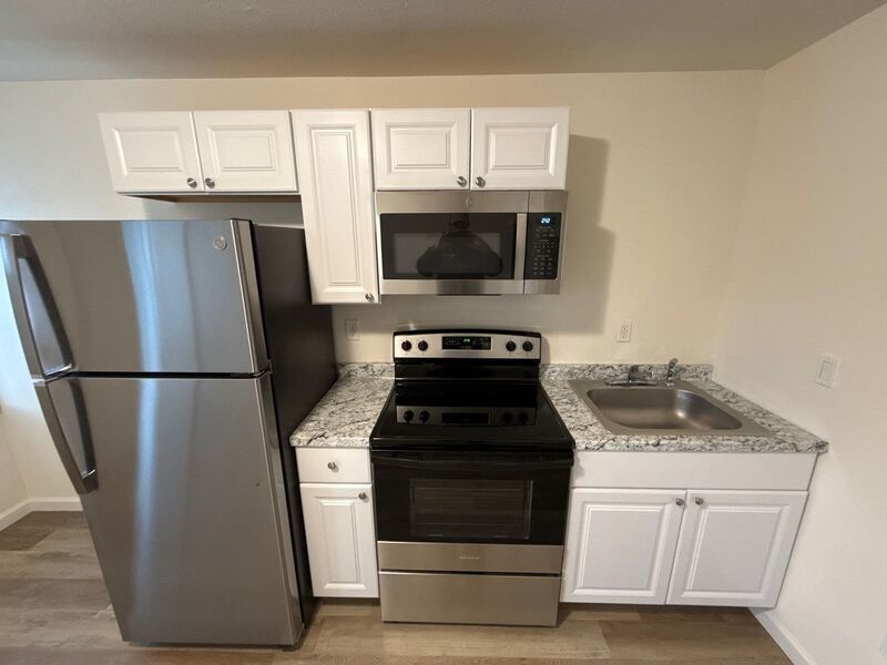 NE Salem FULLY REMODLED STUDIO, 1 Bath Apartment, W/S/G Paid, AVAILABLE NOW! property image