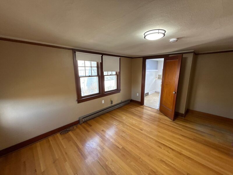 Beautiful NE Salem, 1 Bed, 1 Bath, 2nd Floor Duplex, AVAILABLE NOW! property image