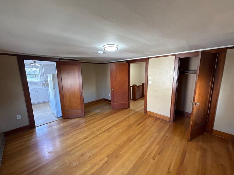 Beautiful NE Salem, 1 Bed, 1 Bath, 2nd Floor Duplex, AVAILABLE NOW! property image