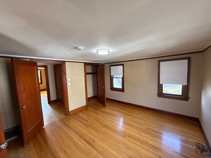 Beautiful NE Salem, 1 Bed, 1 Bath, 2nd Floor Duplex, AVAILABLE NOW! property image