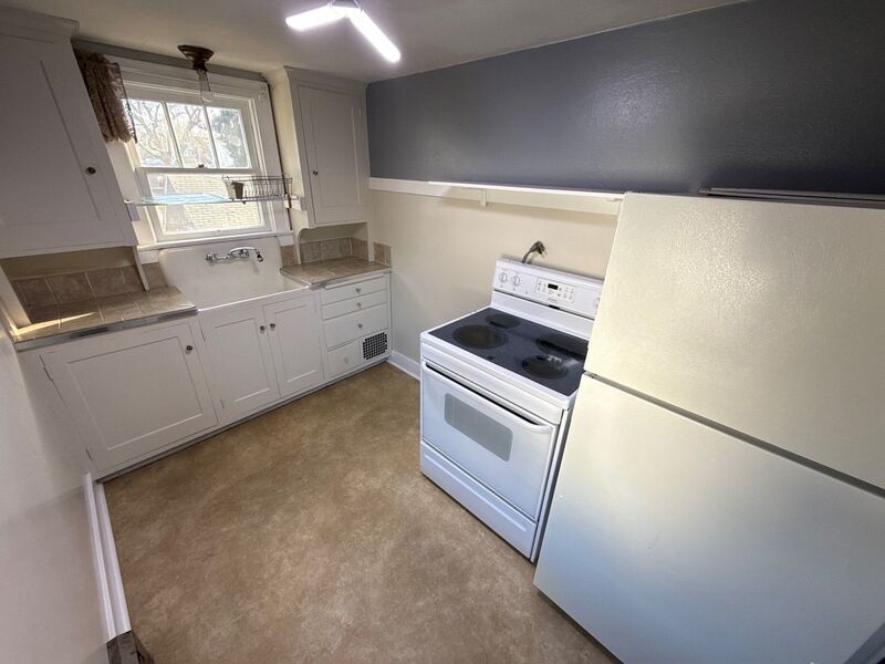 Beautiful NE Salem, 1 Bed, 1 Bath, 2nd Floor Duplex, AVAILABLE NOW! property image