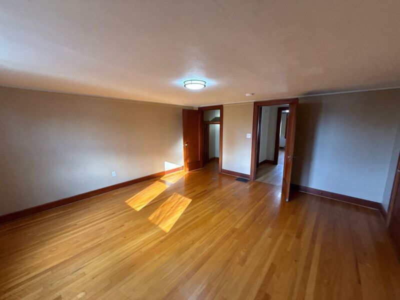 Beautiful NE Salem, 1 Bed, 1 Bath, 2nd Floor Duplex, AVAILABLE NOW! property image