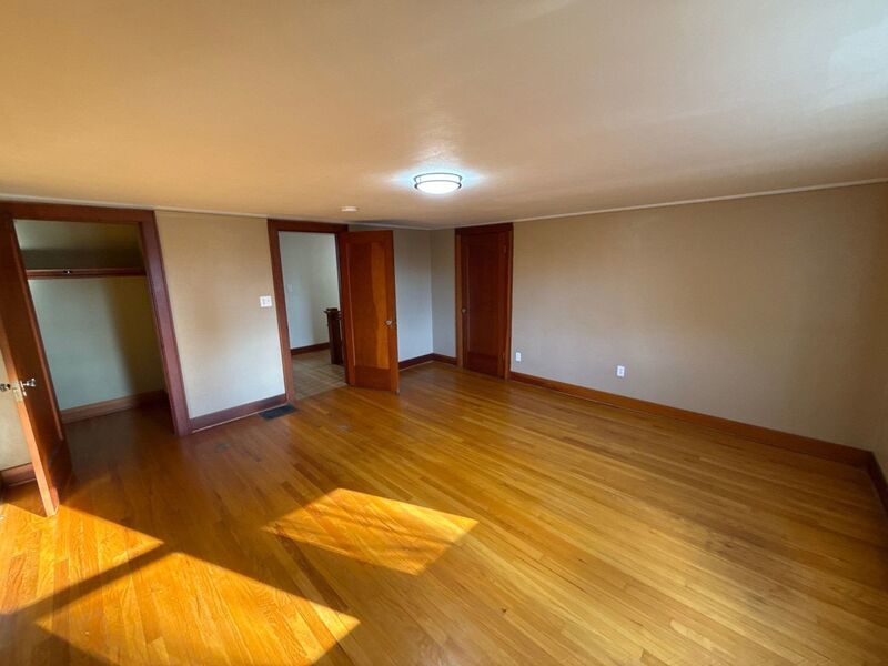 Beautiful NE Salem, 1 Bed, 1 Bath, 2nd Floor Duplex, AVAILABLE NOW! property image